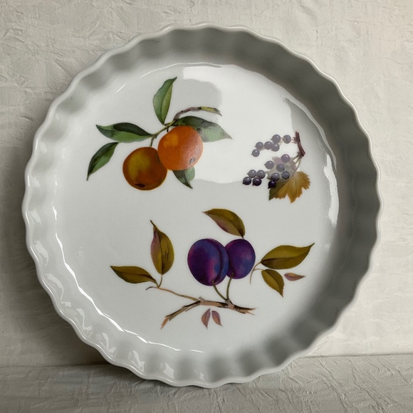 Vintage Evesham βMβ Porcelain Tart Baking Dish 9β Oven To Table Ware England Pie - Picture 1 of 8